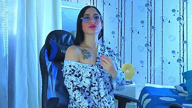 Snapshot of Sia_Snow chatting on 12-03-25, 12:47 Sia Snow online show from 12-03-25, 12:47