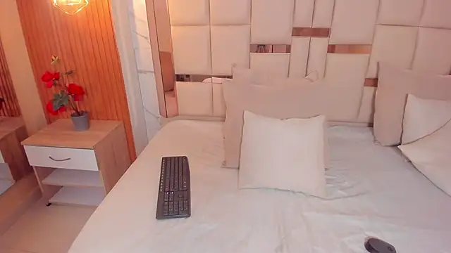 Snapshot of samantha_quinnn chatting on 02-22-26, 08:40 samantha quinnn online show from 02-22-26, 08:40