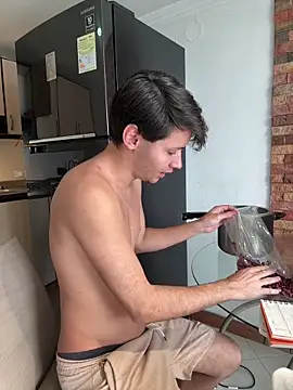 Snapshot of RicoValen chatting on 03-12-26, 07:09 RicoValen online show from 03-12-26, 07:09