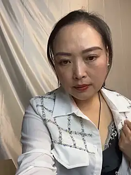 Snapshot of TL-46 chatting on 11-26-25, 08:59 TL-46 online show from 11-26-25, 08:59