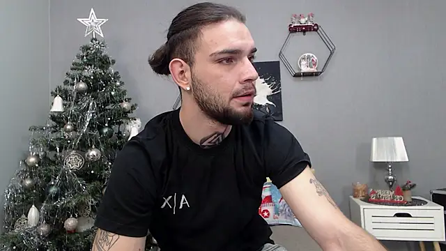 Snapshot of KaneHunter chatting on 12-22-25, 07:55 KaneHunter online show from 12-22-25, 07:55