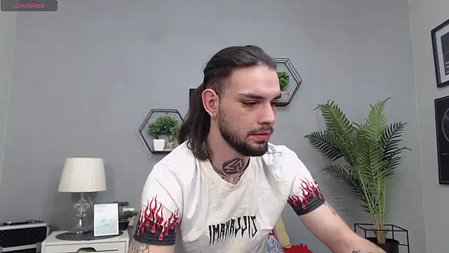 Snapshot of KaneHunter chatting on 02-12-26, 08:15 KaneHunter online show from 02-12-26, 08:15