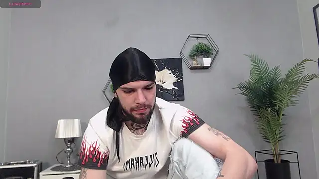 Snapshot of KaneHunter chatting on 03-06-26, 08:49 KaneHunter online show from 03-06-26, 08:49