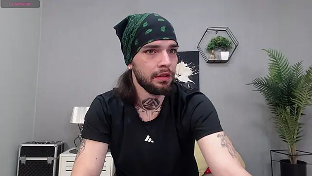 Snapshot of KaneHunter chatting on 03-08-26, 09:29 KaneHunter online show from 03-08-26, 09:29