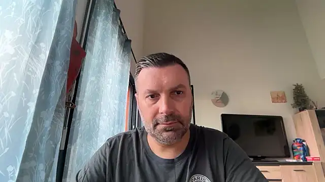 Snapshot of coolsmith81 chatting on 06-15-26, 07:43 coolsmith81 online show from 06-15-26, 07:43