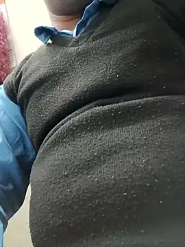 Snapshot of achut32 chatting on 12-01-25, 01:38 achut32 online show from 12-01-25, 01:38