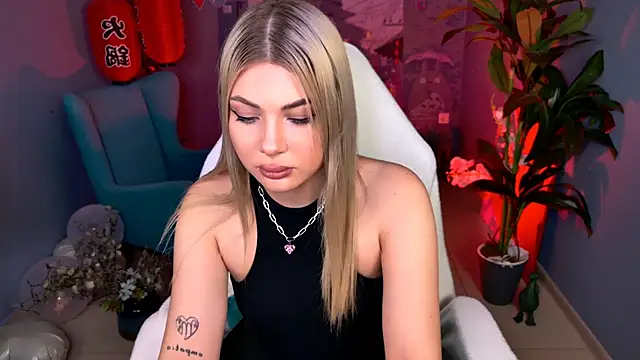 HyileyClark online show from 03-02-26, 03:19