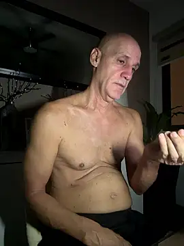 Snapshot of Elosoo chatting on 01-10-26, 11:01 Elosoo online show from 01-10-26, 11:01