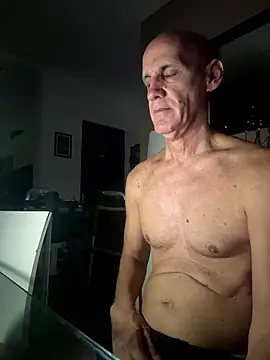 Snapshot of Elosoo chatting on 01-12-26, 09:47 Elosoo online show from 01-12-26, 09:47