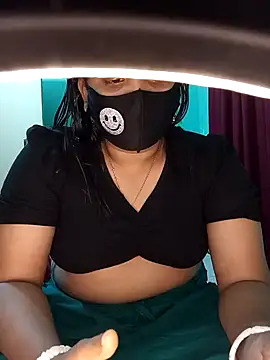 Snapshot of priya2098 chatting on 02-14-26, 06:26 priya2098 online show from 02-14-26, 06:26