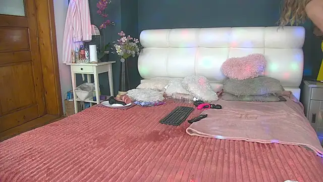 Cougar Milff online show from 04-29-26, 02:10