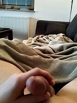 Snapshot of Basti104 chatting on 01-10-26, 09:33 Basti104 online show from 01-10-26, 09:33