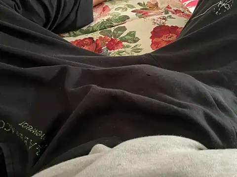 erdestruttor18 online show from 02-26-26, 07:51