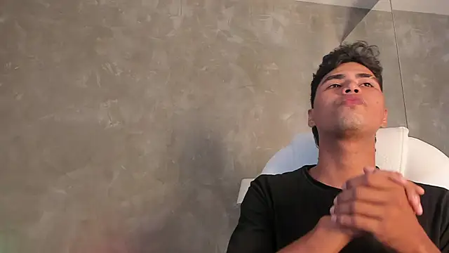 Snapshot of Simon_Pernia chatting on 11-28-25, 06:54 Simon Pernia online show from 11-28-25, 06:54