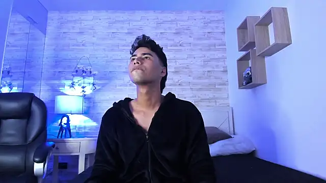 Snapshot of Simon_Pernia chatting on 11-30-25, 06:34 Simon Pernia online show from 11-30-25, 06:34