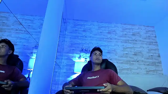 Snapshot of Simon_Pernia chatting on 12-04-25, 02:43 Simon Pernia online show from 12-04-25, 02:43