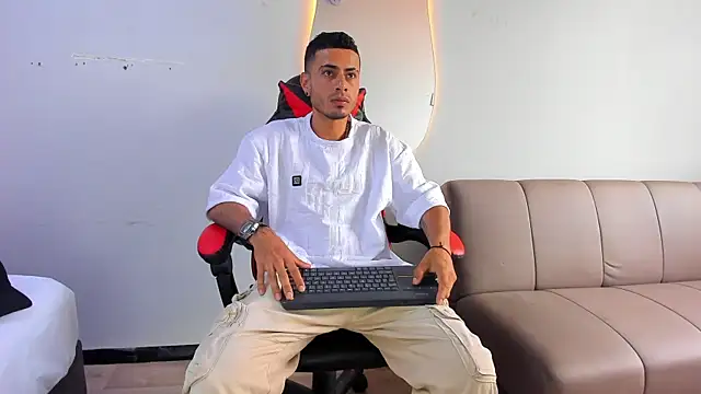 MatthewCullen online show from 12-17-25, 06:14