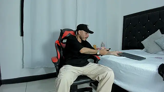 MatthewCullen online show from 04-30-26, 03:24