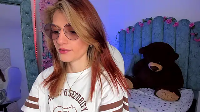 Snapshot of Ash_20_ chatting on 11-29-25, 02:09 Ash 20 online show from 11-29-25, 02:09