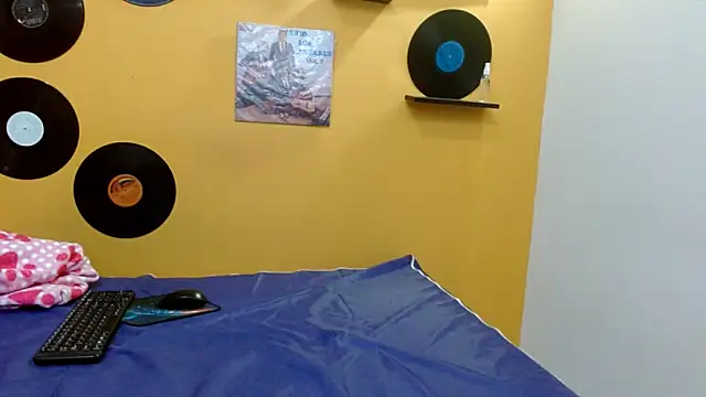 thecatsweet833 online show from 12-02-25, 06:58