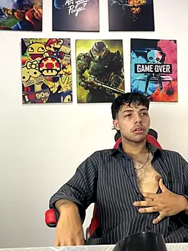 Snapshot of shy_guy18 chatting on 12-04-25, 02:32 shy guy18 online show from 12-04-25, 02:32