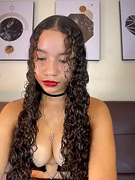 Snapshot of ZoeyFierce chatting on 12-05-25, 02:03 ZoeyFierce online show from 12-05-25, 02:03