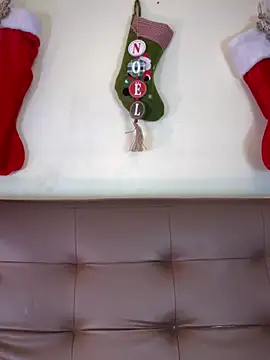 Snapshot of ZoeyFierce chatting on 12-18-25, 01:50 ZoeyFierce online show from 12-18-25, 01:50