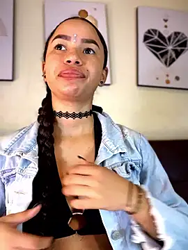 Snapshot of ZoeyFierce chatting on 01-11-26, 01:27 ZoeyFierce online show from 01-11-26, 01:27