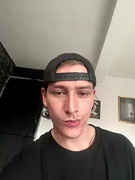 Snapshot of TroyBeckett chatting on 11-26-25, 10:00 TroyBeckett online show from 11-26-25, 10:00