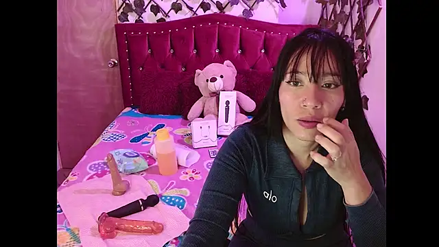 Snapshot of Ema_hot_01 chatting on 03-11-26, 08:48 Ema hot 01 online show from 03-11-26, 08:48