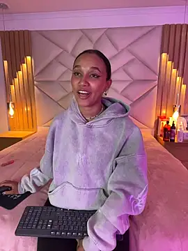 coraline vera online show from 04-28-26, 07:41