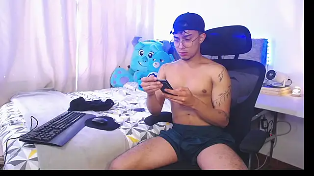 Thyler west23 online show from 11-27-25, 03:58