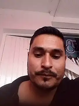 cristian112090 online show from 07-18-26, 12:04