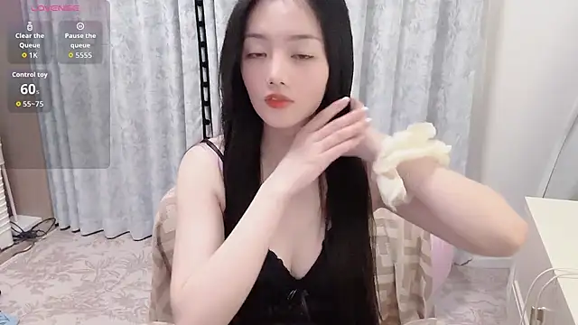 Snapshot of Susu_Alice chatting on 02-28-26, 01:56 Susu Alice online show from 02-28-26, 01:56