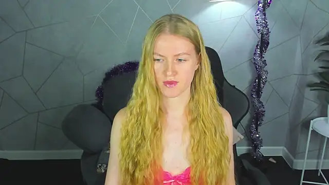 Snapshot of Alicia_Hars chatting on 01-14-26, 12:05 Alicia Hars online show from 01-14-26, 12:05