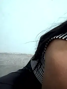 Zoyaa-Zubair online show from 04-18-26, 09:35