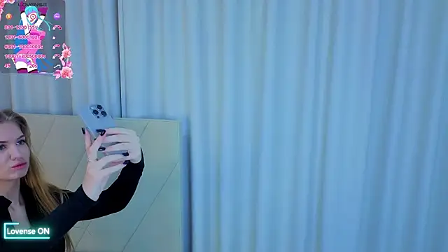 Snapshot of LaurieGutierrez chatting on 02-23-26, 05:05 LaurieGutierrez online show from 02-23-26, 05:05