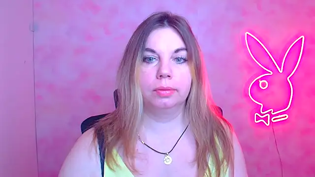 Snapshot of Amanda_Swannn chatting on 12-17-25, 06:52 Amanda Swannn online show from 12-17-25, 06:52