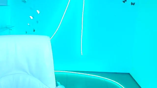 Snapshot of Amanda_Swannn chatting on 01-05-26, 05:27 Amanda Swannn online show from 01-05-26, 05:27