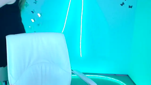 Snapshot of Amanda_Swannn chatting on 01-07-26, 07:00 Amanda Swannn online show from 01-07-26, 07:00