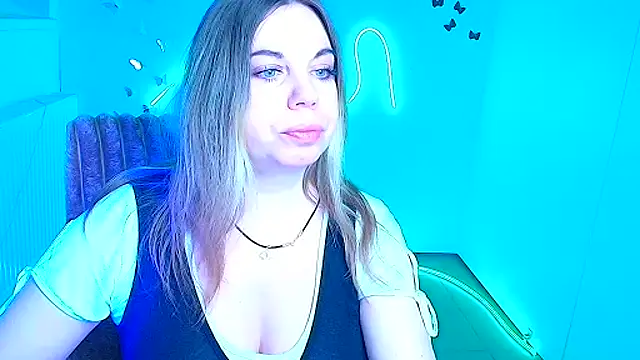 Snapshot of Amanda_Swannn chatting on 02-24-26, 06:44 Amanda Swannn online show from 02-24-26, 06:44