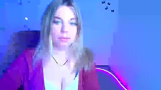 Amanda Swannn online show from 04-30-26, 12:00