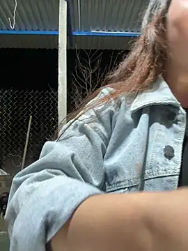 Snapshot of light_wei chatting on 02-08-26, 01:36 light wei online show from 02-08-26, 01:36