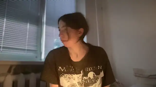 Snapshot of Aphr0ditee chatting on 02-03-26, 02:00 Aphr0ditee online show from 02-03-26, 02:00