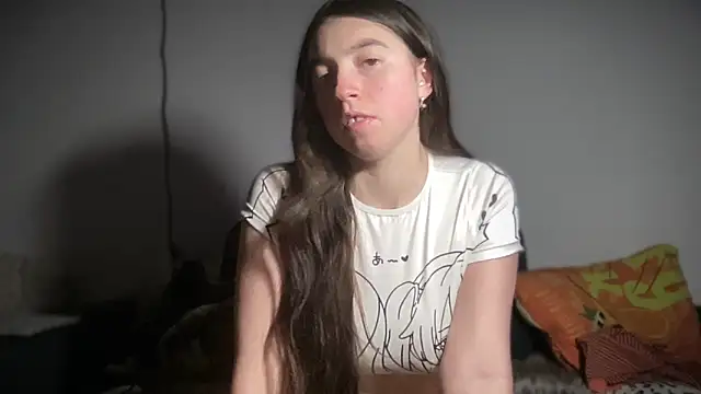 Snapshot of Aphr0ditee chatting on 02-18-26, 10:06 Aphr0ditee online show from 02-18-26, 10:06