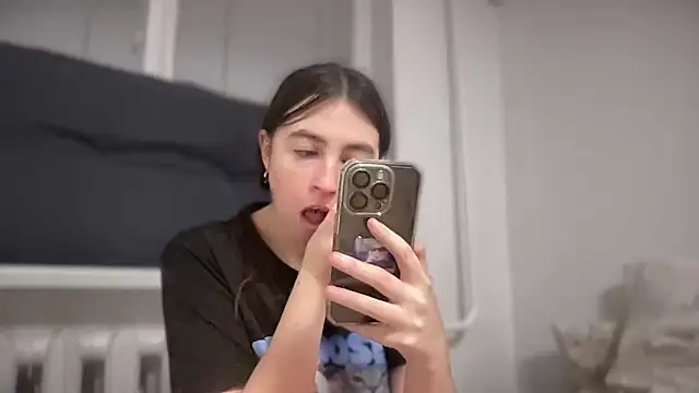 Snapshot of Aphr0ditee chatting on 03-03-26, 06:03 Aphr0ditee online show from 03-03-26, 06:03