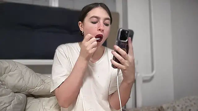 Snapshot of Aphr0ditee chatting on 03-11-26, 07:31 Aphr0ditee online show from 03-11-26, 07:31