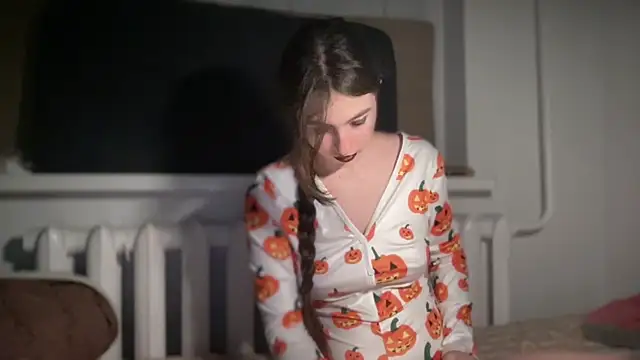 Snapshot of Aphr0ditee chatting on 03-12-26, 06:14 Aphr0ditee online show from 03-12-26, 06:14