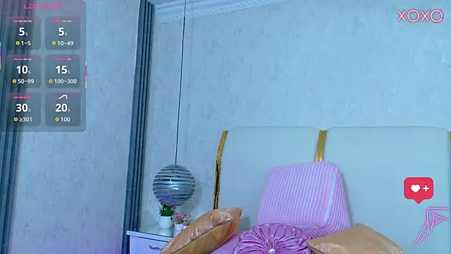 Snapshot of MoliBunny chatting on 06-12-26, 04:44 MoliBunny online show from 06-12-26, 04:44