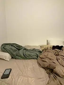 Snapshot of Alicatcua_ chatting on 12-14-25, 03:12 Alicatcua online show from 12-14-25, 03:12